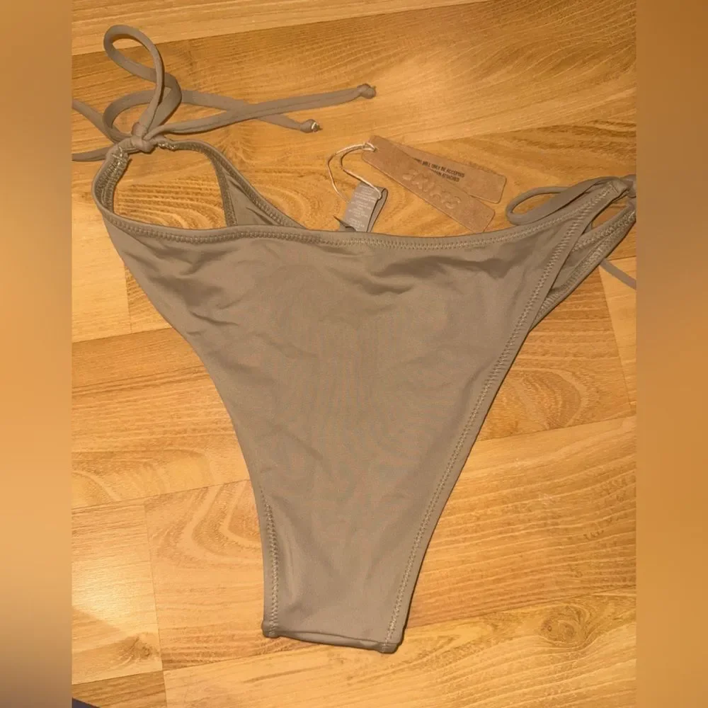 SKIMS Triangle Bikini Set in color Desert size Large New With Tags